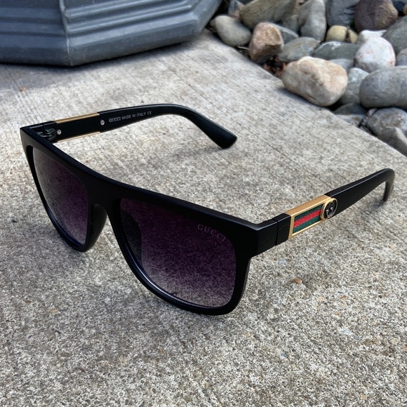 Gucci Black Sunglasses with Gold and Green-Red Stripe - Picture 1 of 4